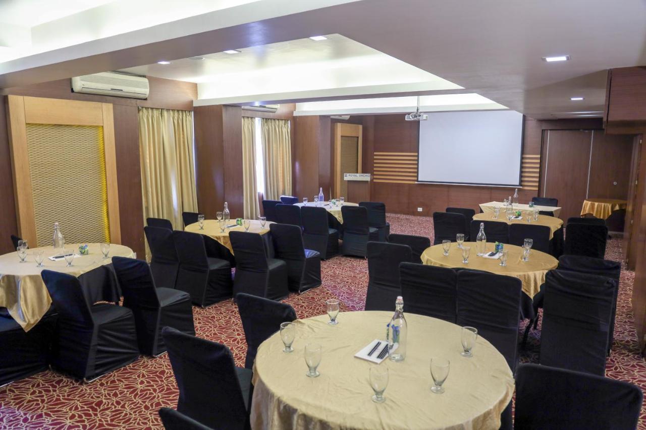 Royal Orchid Golden Suites Pune Exterior foto