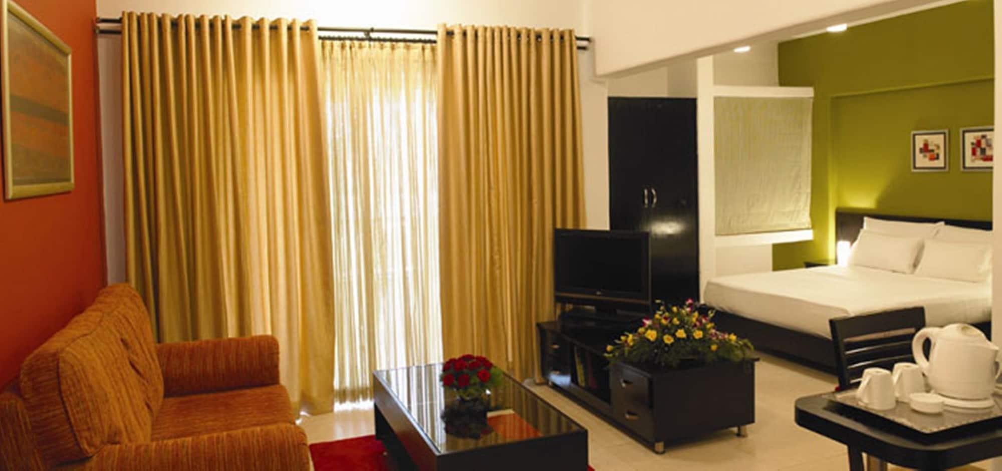 Royal Orchid Golden Suites Pune Exterior foto