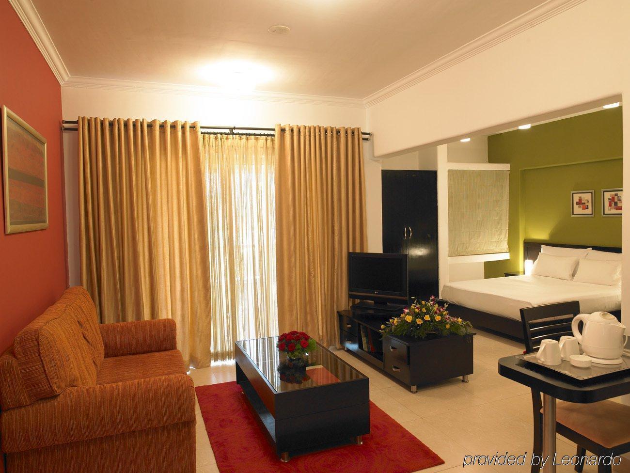 Royal Orchid Golden Suites Pune Quarto foto