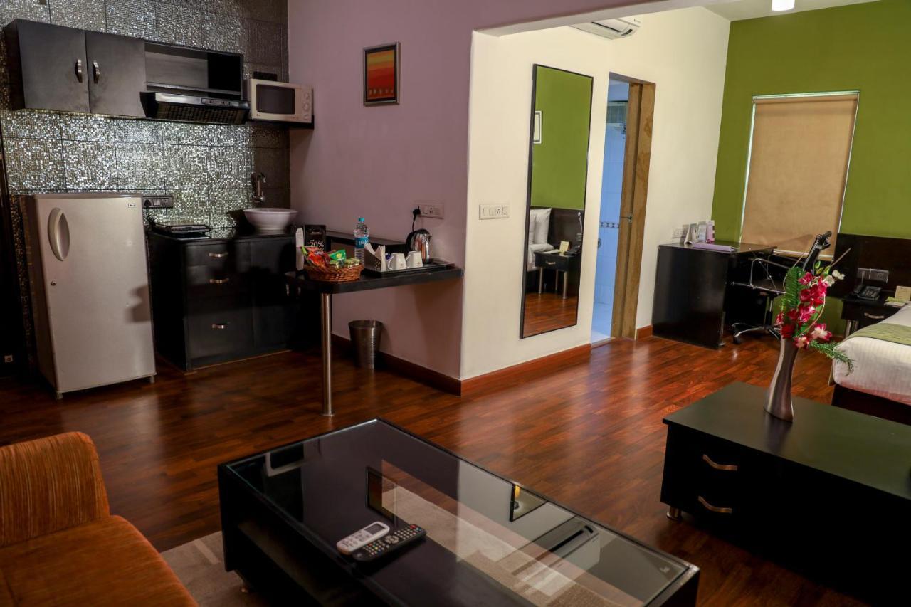 Royal Orchid Golden Suites Pune Exterior foto