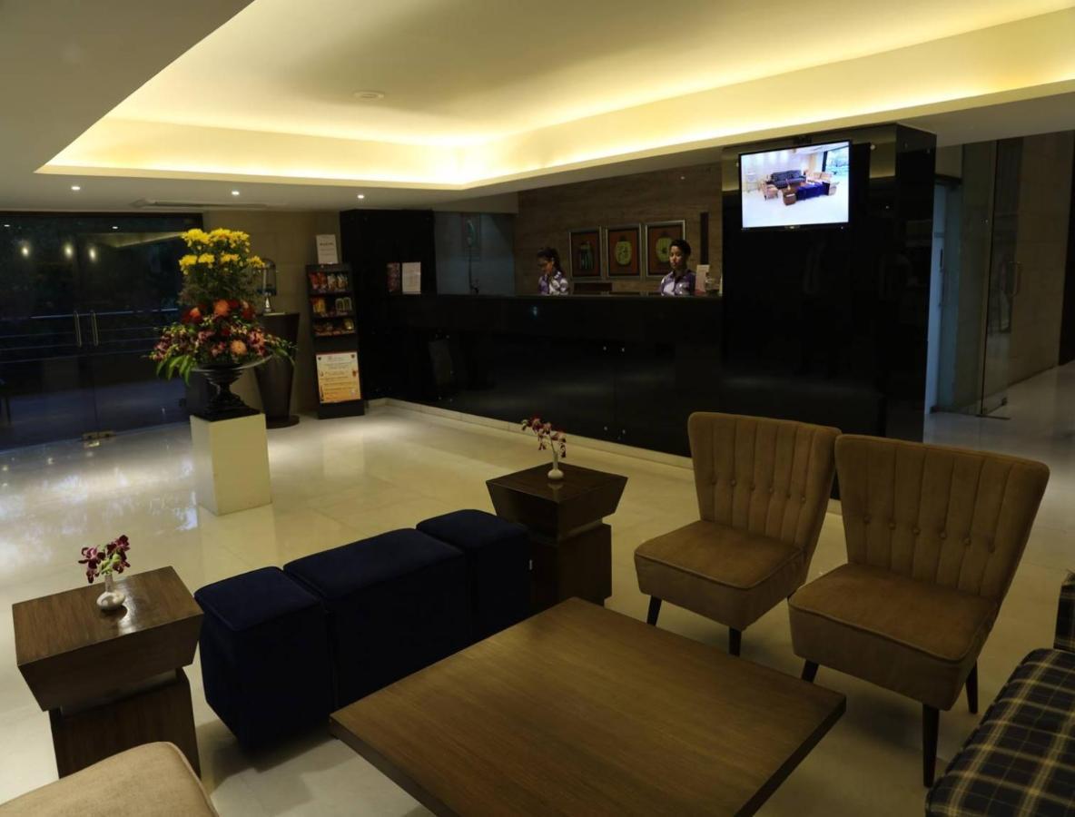 Royal Orchid Golden Suites Pune Exterior foto