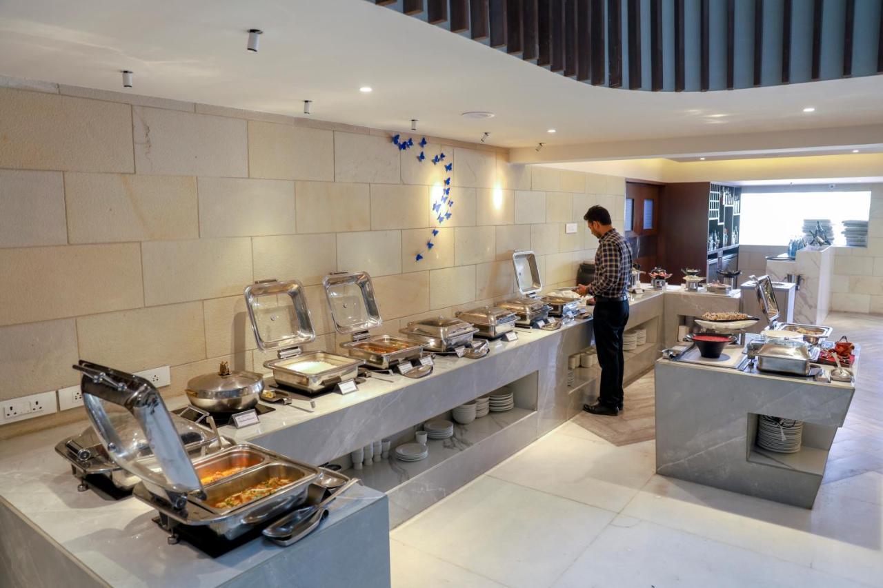 Royal Orchid Golden Suites Pune Exterior foto