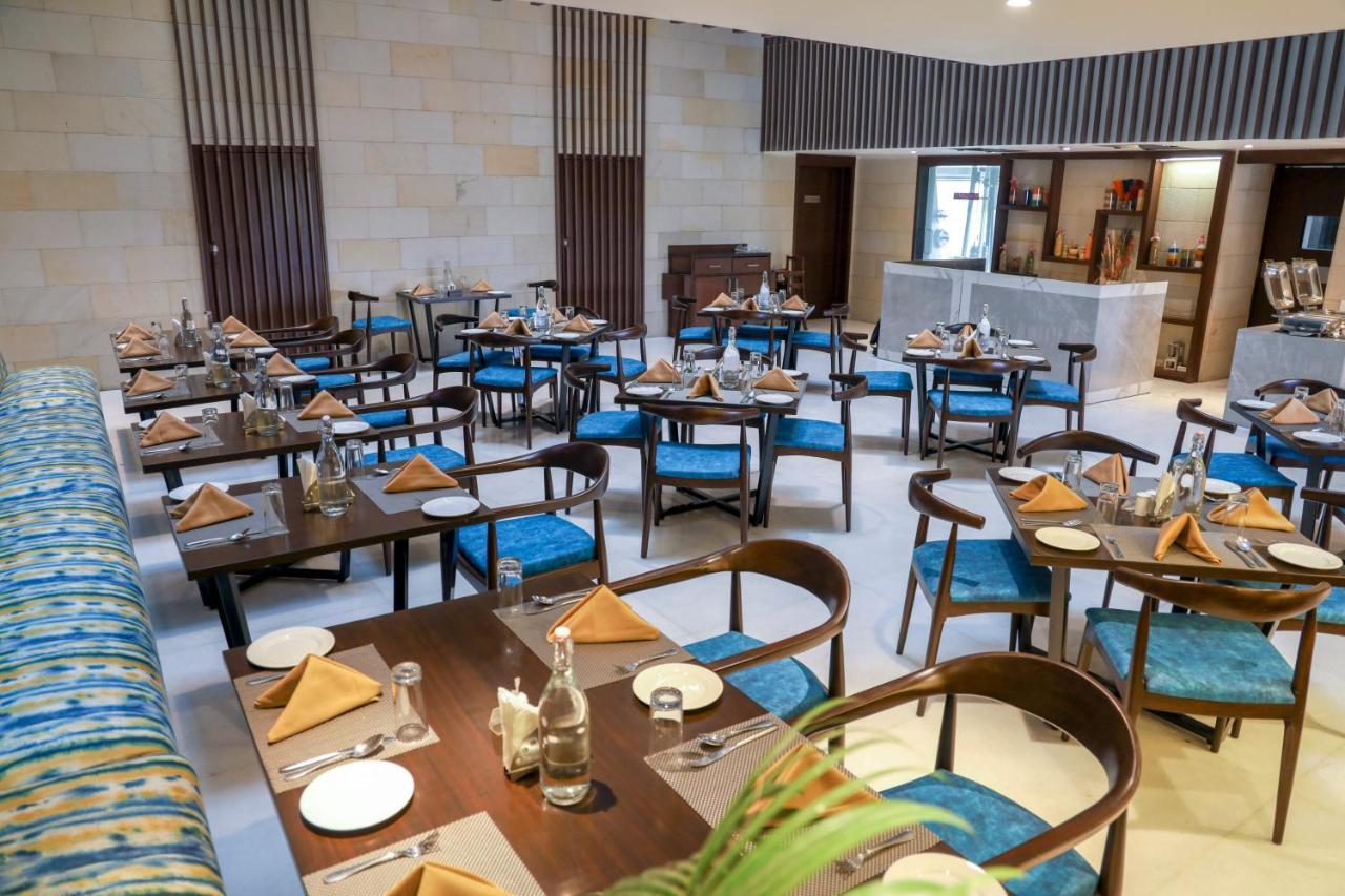 Royal Orchid Golden Suites Pune Exterior foto